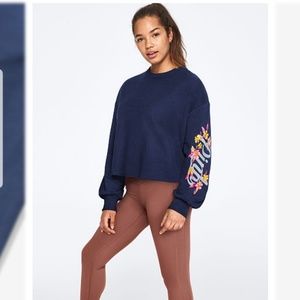 Vs pink sweater crew